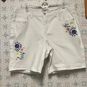 Vintage America White Floral Embroidered Shorts